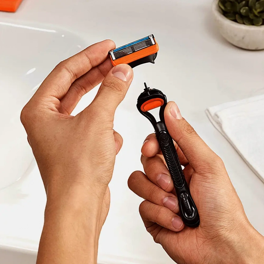 Бритва Gillette Fusion 5 с 4 сменными кассетами фото 7